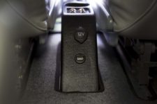 Tecnam P2010: cargadores USB y 12 V